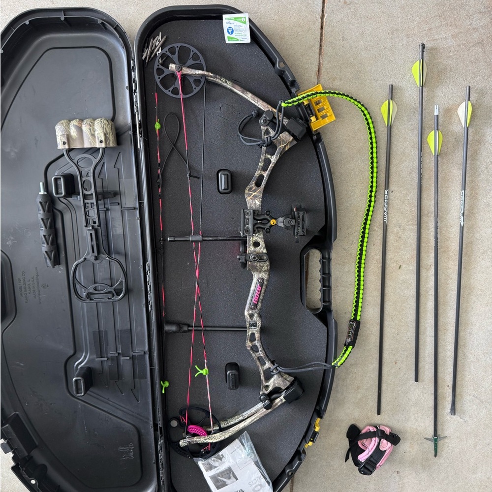 Camouflage Compound Bow Set with Arrows